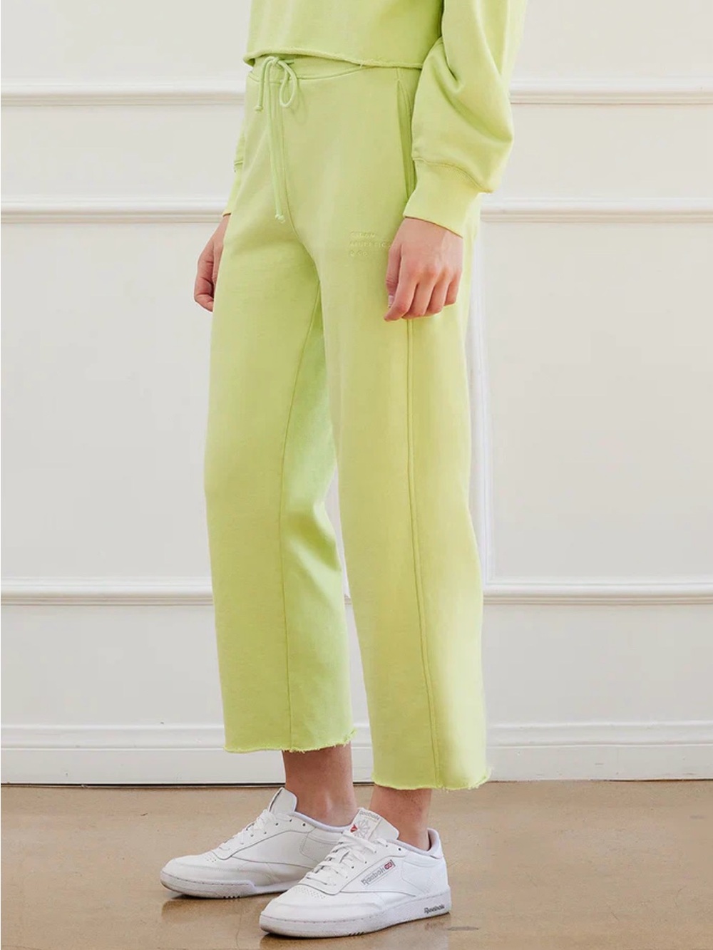 Cream Yoga Phoenix Cropped Straight-Cut Sweatpants Size Small